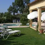 Отель Mavilla 4*